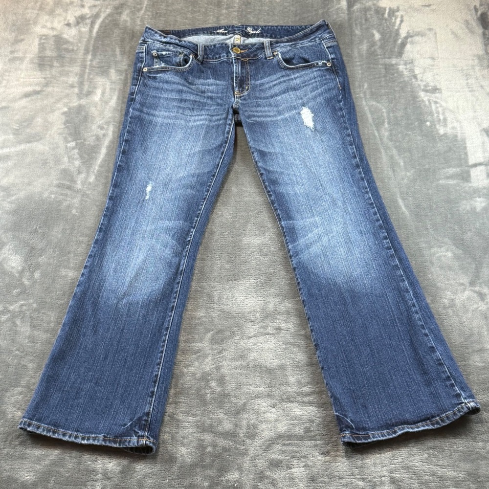 American Eagle Favorite Boyfriend Jeans Medium Wash Distressed Size 12 Reg